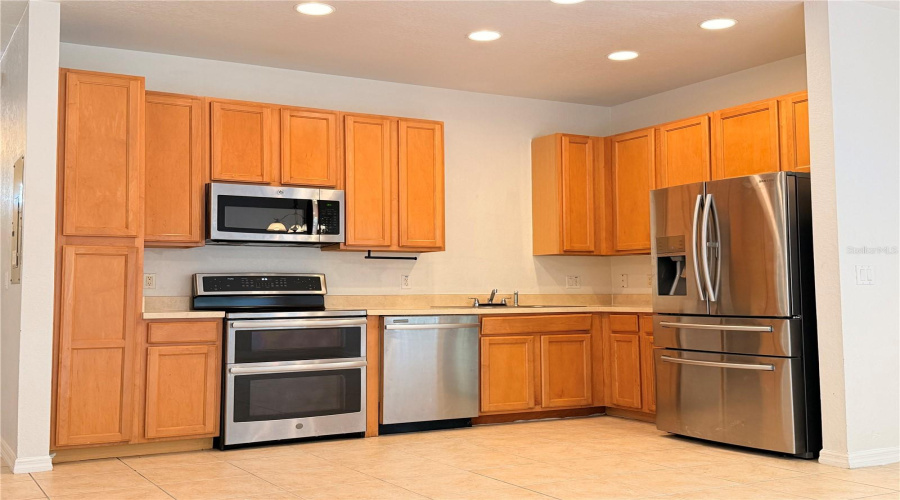 KISSIMMEE, Florida 34746, 5 Bedrooms Bedrooms, ,3 BathroomsBathrooms,Residential,For Sale,CARAVELLE,0,MFRS5135687