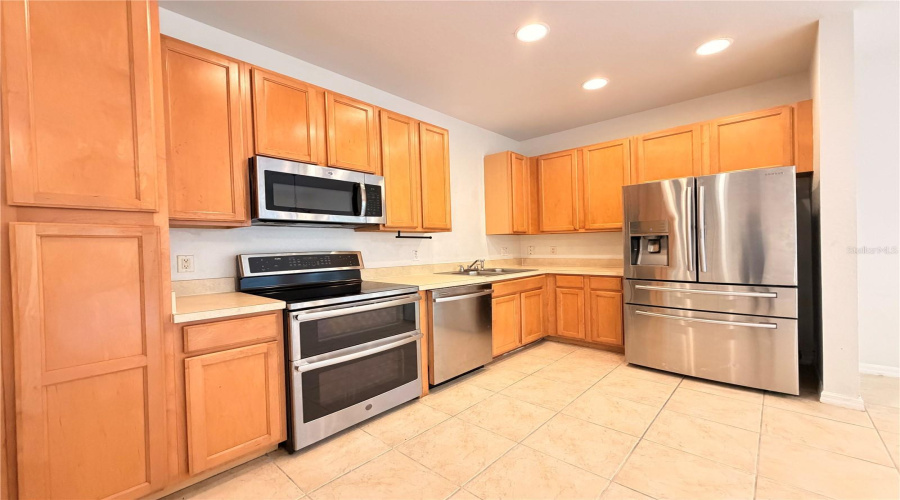 KISSIMMEE, Florida 34746, 5 Bedrooms Bedrooms, ,3 BathroomsBathrooms,Residential,For Sale,CARAVELLE,0,MFRS5135687