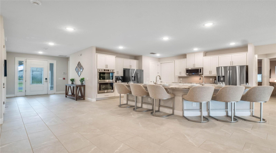 KISSIMMEE, Florida 34747, 11 Bedrooms Bedrooms, ,10 BathroomsBathrooms,Residential,For Sale,SOUTHFIELD,0,MFRO6348228
