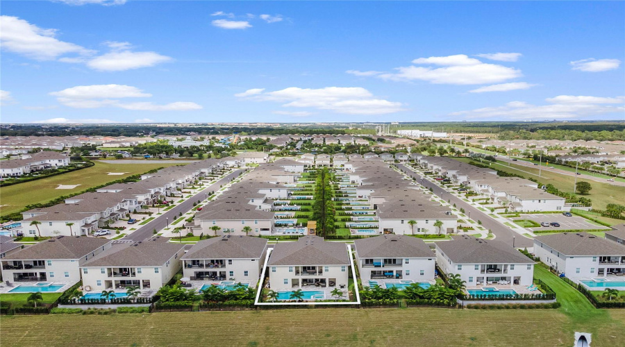 KISSIMMEE, Florida 34747, 11 Bedrooms Bedrooms, ,10 BathroomsBathrooms,Residential,For Sale,SOUTHFIELD,0,MFRO6348228
