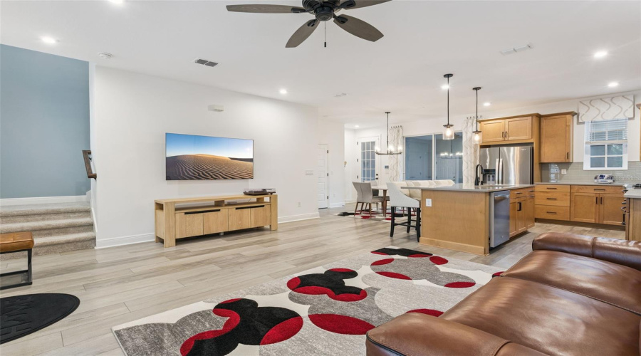 Great open Floorplan, perfect for entertaining