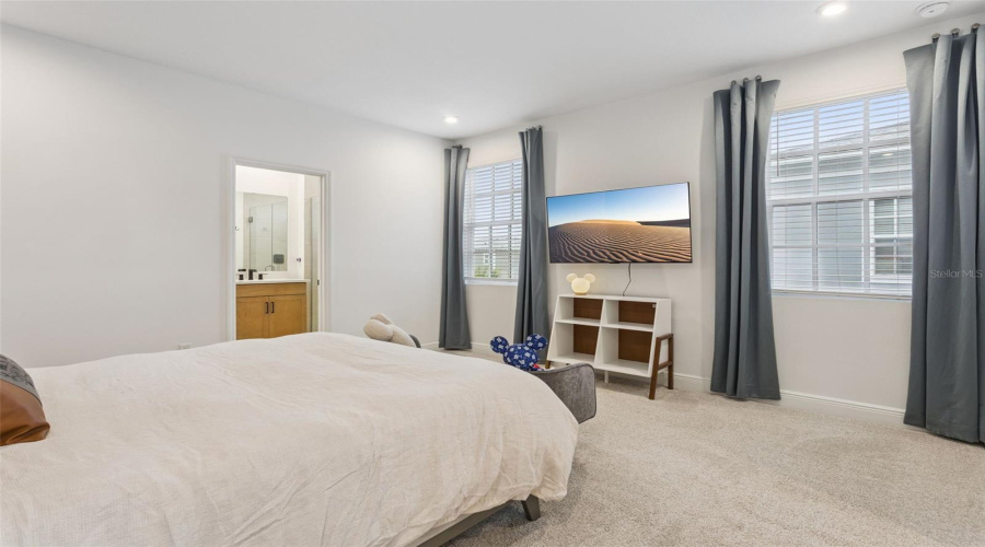Primary Bedroom with en suite bathroom
