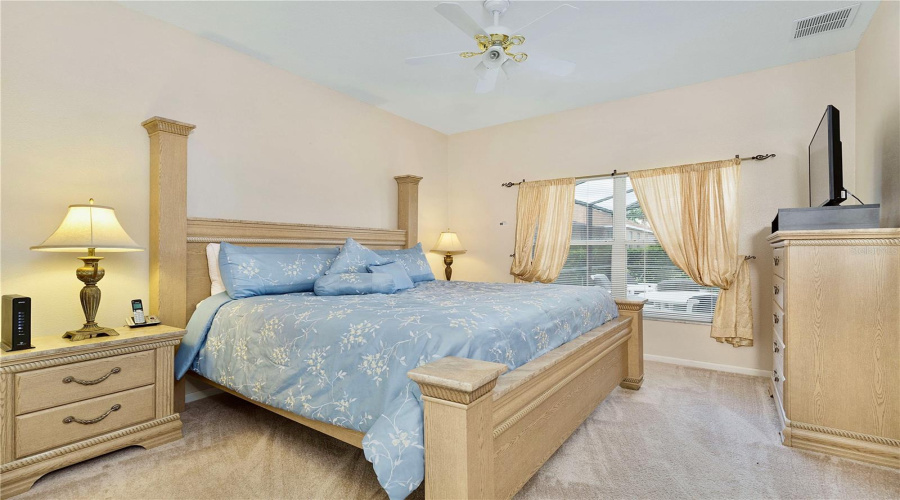 KISSIMMEE, Florida 34747, 4 Bedrooms Bedrooms, ,2 BathroomsBathrooms,Residential,For Sale,FAN PALM,0,MFRO6348262