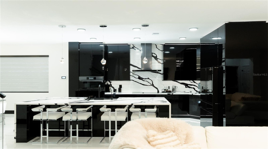 KISSIMMEE, Florida 34746, 5 Bedrooms Bedrooms, ,3 BathroomsBathrooms,Residential,For Sale,RAINIER,0,MFRO6342388