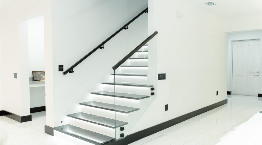 KISSIMMEE, Florida 34746, 5 Bedrooms Bedrooms, ,3 BathroomsBathrooms,Residential,For Sale,RAINIER,0,MFRO6342388