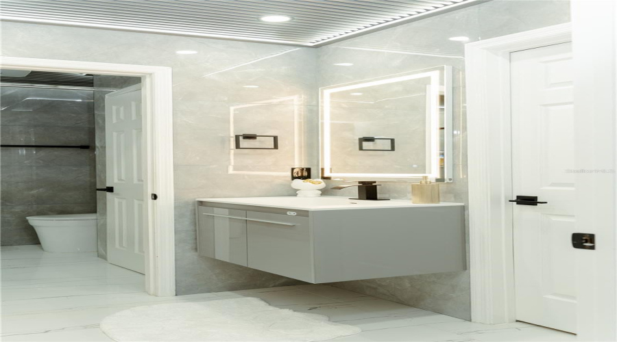 KISSIMMEE, Florida 34746, 5 Bedrooms Bedrooms, ,3 BathroomsBathrooms,Residential,For Sale,RAINIER,0,MFRO6342388