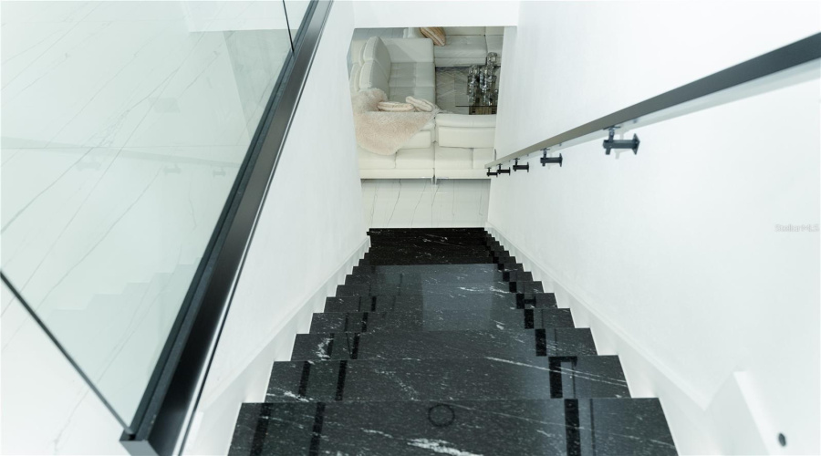 KISSIMMEE, Florida 34746, 5 Bedrooms Bedrooms, ,3 BathroomsBathrooms,Residential,For Sale,RAINIER,0,MFRO6342388