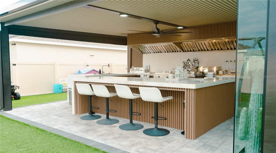 KISSIMMEE, Florida 34746, 5 Bedrooms Bedrooms, ,3 BathroomsBathrooms,Residential,For Sale,RAINIER,0,MFRO6342388