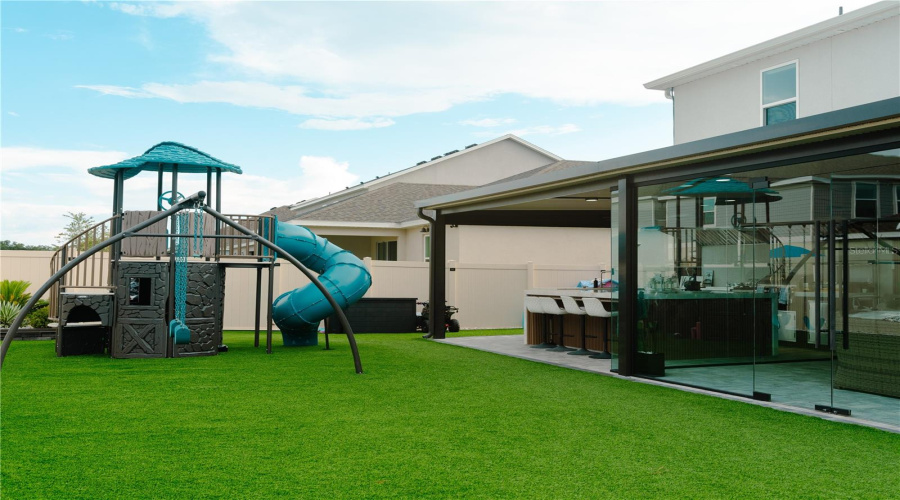 KISSIMMEE, Florida 34746, 5 Bedrooms Bedrooms, ,3 BathroomsBathrooms,Residential,For Sale,RAINIER,0,MFRO6342388