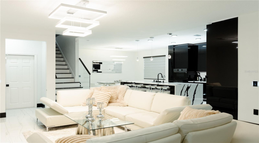 KISSIMMEE, Florida 34746, 5 Bedrooms Bedrooms, ,3 BathroomsBathrooms,Residential,For Sale,RAINIER,0,MFRO6342388