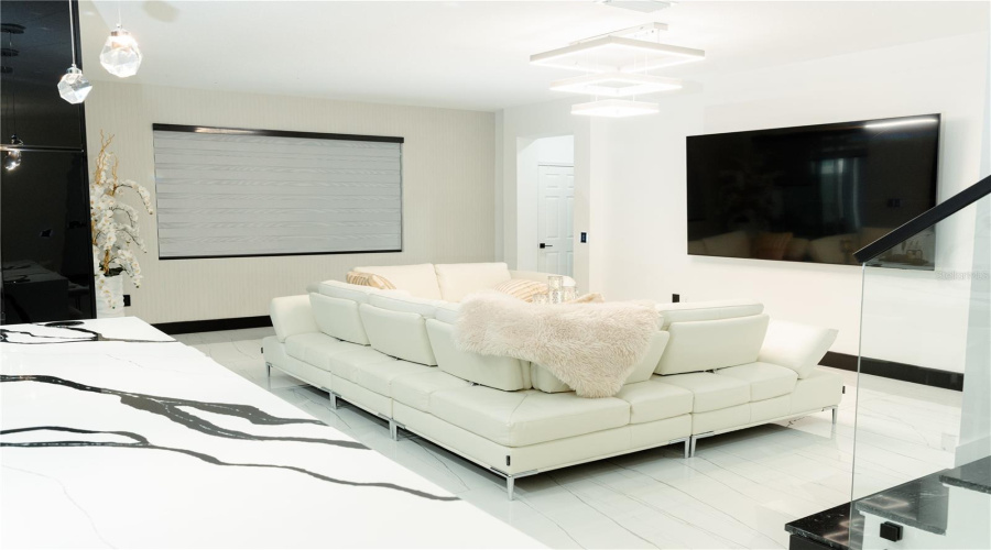 KISSIMMEE, Florida 34746, 5 Bedrooms Bedrooms, ,3 BathroomsBathrooms,Residential,For Sale,RAINIER,0,MFRO6342388