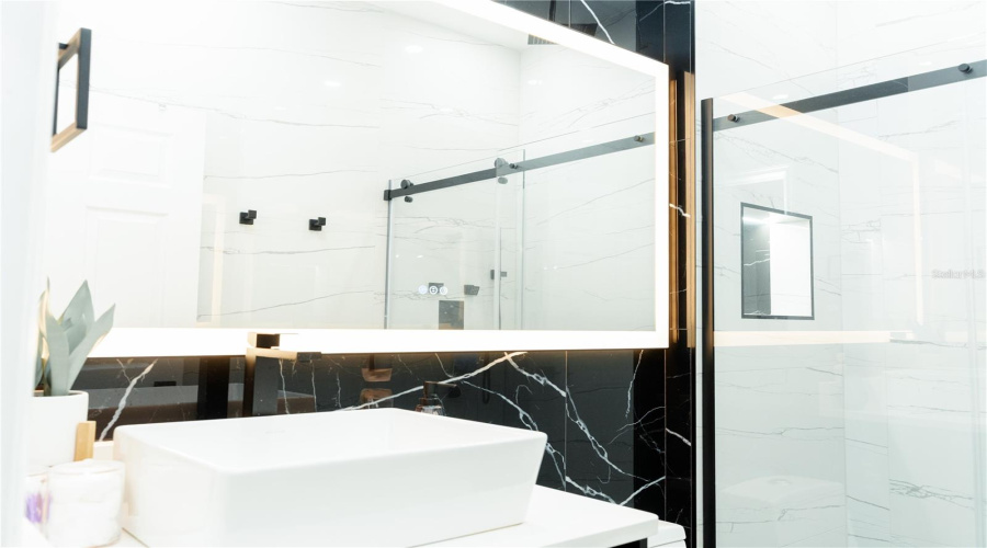 KISSIMMEE, Florida 34746, 5 Bedrooms Bedrooms, ,3 BathroomsBathrooms,Residential,For Sale,RAINIER,0,MFRO6342388