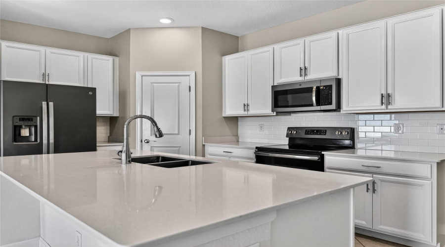 DAVENPORT, Florida 33837, 3 Bedrooms Bedrooms, ,2 BathroomsBathrooms,Residential,For Sale,TAFT,0,MFRG5102791