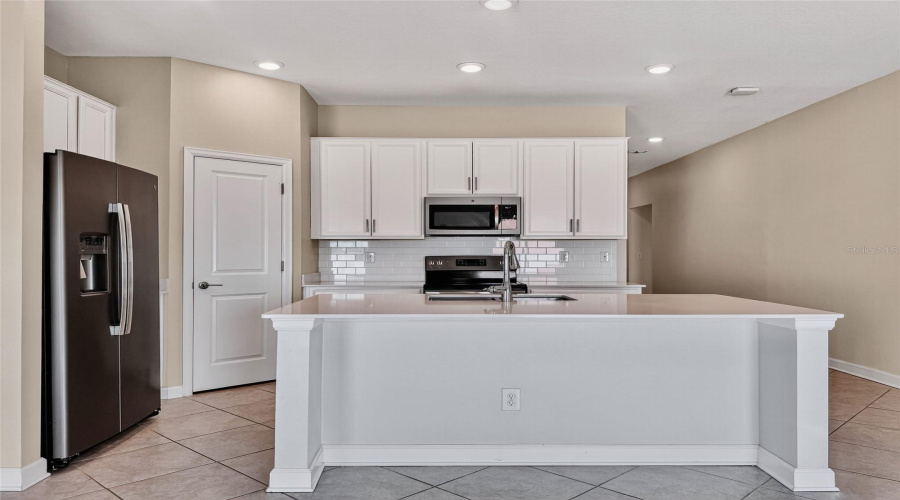 DAVENPORT, Florida 33837, 3 Bedrooms Bedrooms, ,2 BathroomsBathrooms,Residential,For Sale,TAFT,0,MFRG5102791