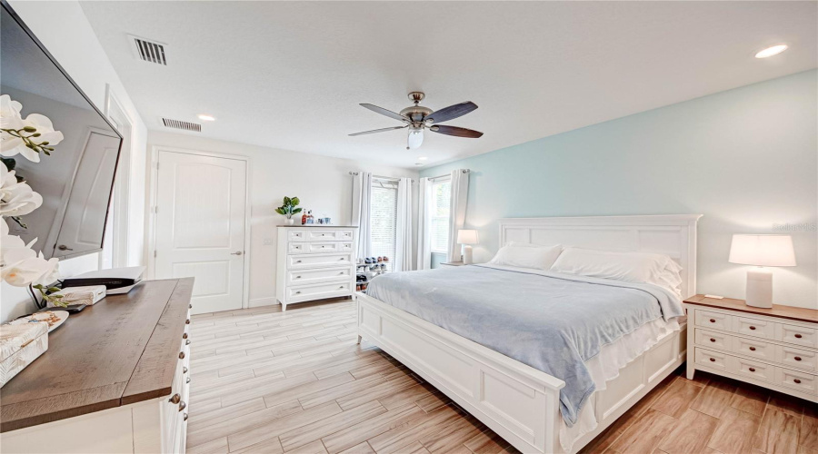 KISSIMMEE, Florida 34747, 5 Bedrooms Bedrooms, ,5 BathroomsBathrooms,Residential,For Sale,LOST SHAKER,0,MFRO6347658