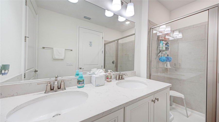 KISSIMMEE, Florida 34747, 5 Bedrooms Bedrooms, ,5 BathroomsBathrooms,Residential,For Sale,LOST SHAKER,0,MFRO6347658