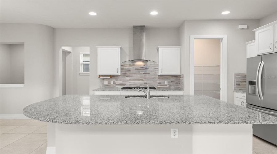 ORLANDO, Florida 32836, 4 Bedrooms Bedrooms, ,3 BathroomsBathrooms,Residential,For Sale,CITRON OAKS,0,MFRO6348013