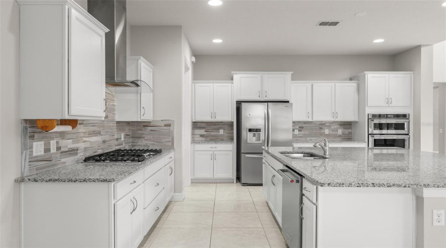 ORLANDO, Florida 32836, 4 Bedrooms Bedrooms, ,3 BathroomsBathrooms,Residential,For Sale,CITRON OAKS,0,MFRO6348013