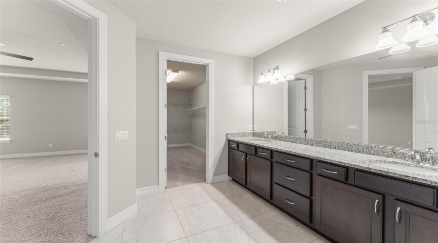 ORLANDO, Florida 32836, 4 Bedrooms Bedrooms, ,3 BathroomsBathrooms,Residential,For Sale,CITRON OAKS,0,MFRO6348013