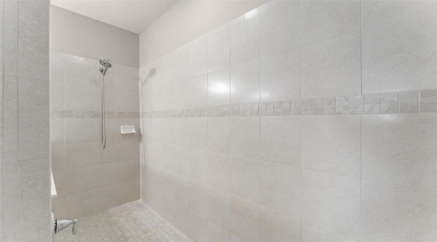 ORLANDO, Florida 32836, 4 Bedrooms Bedrooms, ,3 BathroomsBathrooms,Residential,For Sale,CITRON OAKS,0,MFRO6348013