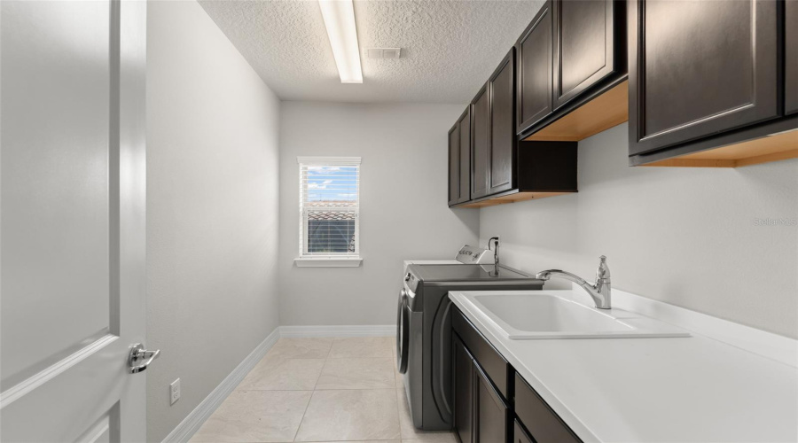 ORLANDO, Florida 32836, 4 Bedrooms Bedrooms, ,3 BathroomsBathrooms,Residential,For Sale,CITRON OAKS,0,MFRO6348013
