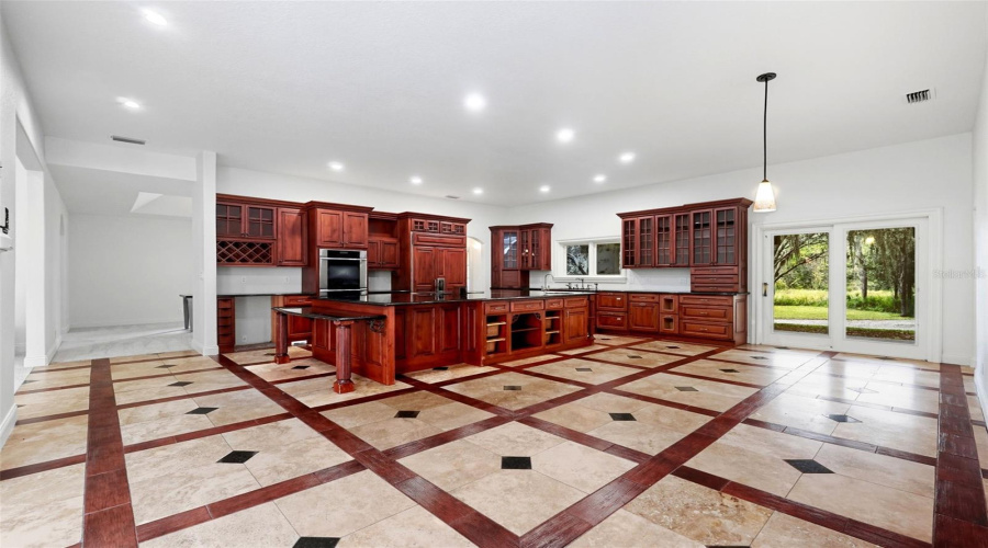 KISSIMMEE, Florida 34747, 4 Bedrooms Bedrooms, ,3 BathroomsBathrooms,Residential,For Sale,PAWNEE,0,MFRO6349038