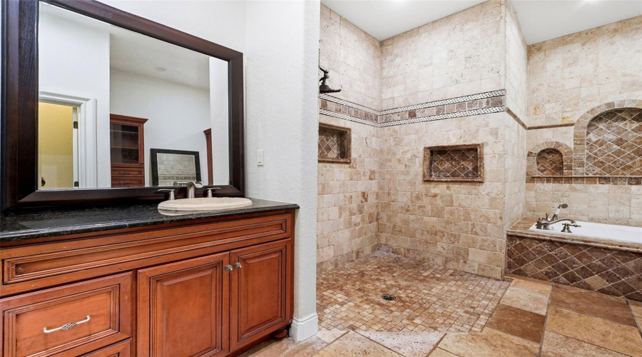 KISSIMMEE, Florida 34747, 4 Bedrooms Bedrooms, ,3 BathroomsBathrooms,Residential,For Sale,PAWNEE,0,MFRO6349038