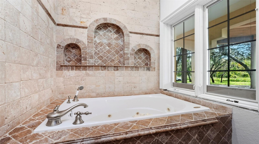 KISSIMMEE, Florida 34747, 4 Bedrooms Bedrooms, ,3 BathroomsBathrooms,Residential,For Sale,PAWNEE,0,MFRO6349038