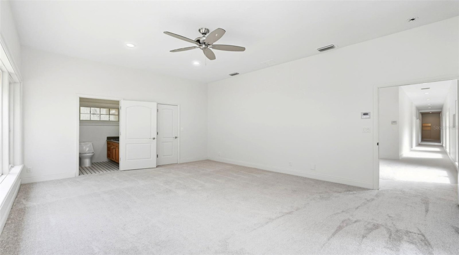 KISSIMMEE, Florida 34747, 4 Bedrooms Bedrooms, ,3 BathroomsBathrooms,Residential,For Sale,PAWNEE,0,MFRO6349038