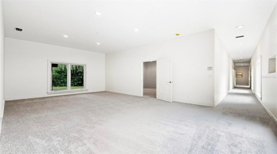 KISSIMMEE, Florida 34747, 4 Bedrooms Bedrooms, ,3 BathroomsBathrooms,Residential,For Sale,PAWNEE,0,MFRO6349038