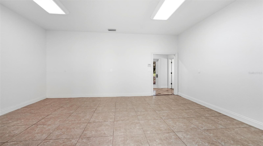 KISSIMMEE, Florida 34747, 4 Bedrooms Bedrooms, ,3 BathroomsBathrooms,Residential,For Sale,PAWNEE,0,MFRO6349038