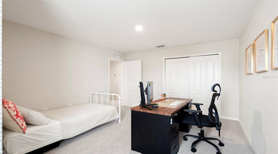 Guest bedroom