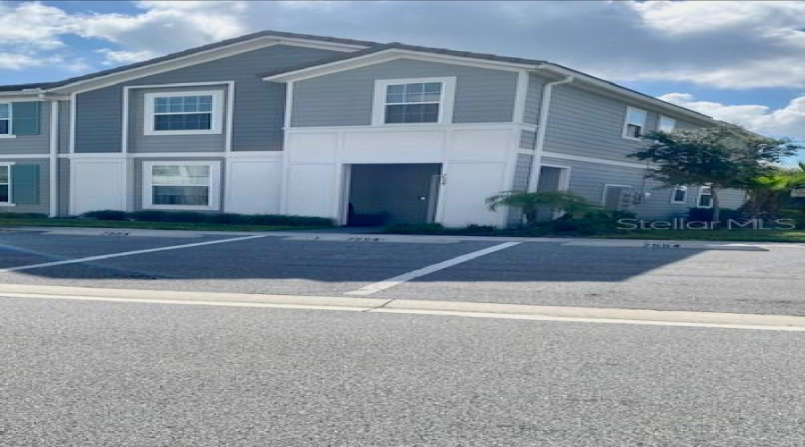 DAVENPORT, Florida 33837, 5 Bedrooms Bedrooms, ,4 BathroomsBathrooms,Residential,For Sale,OAK SPRING,0,MFRS5135755