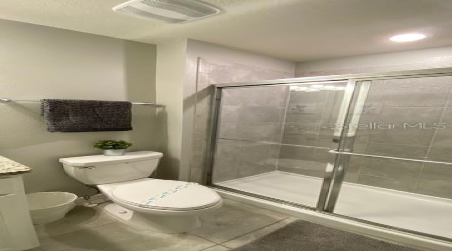DAVENPORT, Florida 33837, 5 Bedrooms Bedrooms, ,4 BathroomsBathrooms,Residential,For Sale,OAK SPRING,0,MFRS5135755