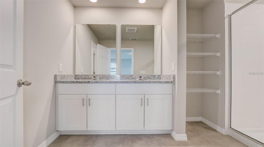 DAVENPORT, Florida 33896, 3 Bedrooms Bedrooms, ,2 BathroomsBathrooms,Residential,For Sale,LEGACY,0,MFRO6347580