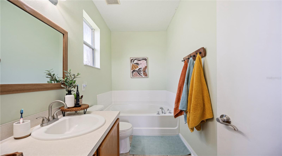 DAVENPORT, Florida 33897, 3 Bedrooms Bedrooms, ,2 BathroomsBathrooms,Residential,For Sale,ELDERBERRY,0,MFRL4956193