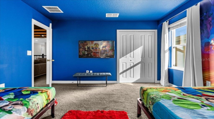 DAVENPORT, Florida 33896, 9 Bedrooms Bedrooms, ,5 BathroomsBathrooms,Residential,For Sale,PEBBLE BEACH,0,MFRO6349093