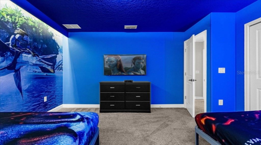 DAVENPORT, Florida 33896, 9 Bedrooms Bedrooms, ,5 BathroomsBathrooms,Residential,For Sale,PEBBLE BEACH,0,MFRO6349093