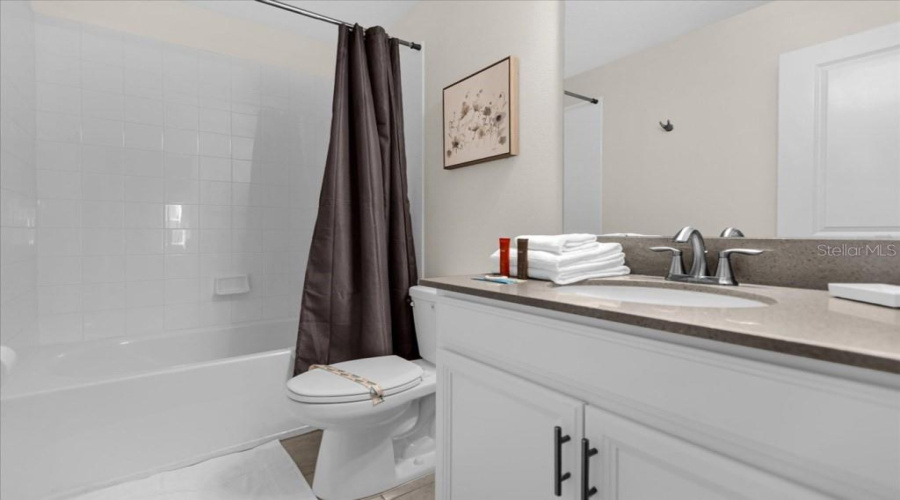 DAVENPORT, Florida 33896, 9 Bedrooms Bedrooms, ,5 BathroomsBathrooms,Residential,For Sale,PEBBLE BEACH,0,MFRO6349093