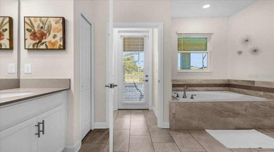 DAVENPORT, Florida 33896, 9 Bedrooms Bedrooms, ,5 BathroomsBathrooms,Residential,For Sale,PEBBLE BEACH,0,MFRO6349093