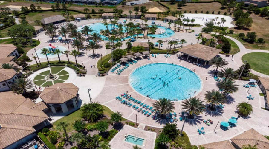 DAVENPORT, Florida 33896, 9 Bedrooms Bedrooms, ,5 BathroomsBathrooms,Residential,For Sale,PEBBLE BEACH,0,MFRO6349093