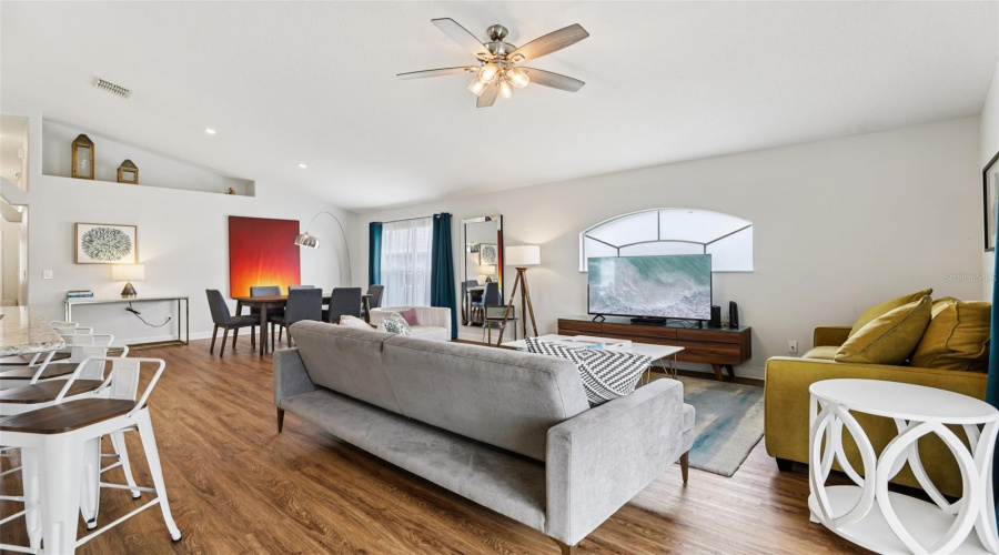 DAVENPORT, Florida 33897, 4 Bedrooms Bedrooms, ,3 BathroomsBathrooms,Residential,For Sale,OLD BRIDGE,0,MFRTB8433514