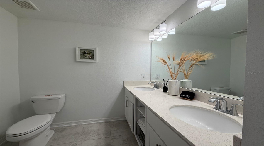 BATHROOM 2