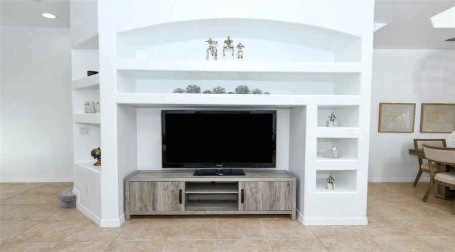 ORLANDO, Florida 32836, 3 Bedrooms Bedrooms, ,2 BathroomsBathrooms,Residential,For Sale,THE ESPLANADE,0,MFRO6348826