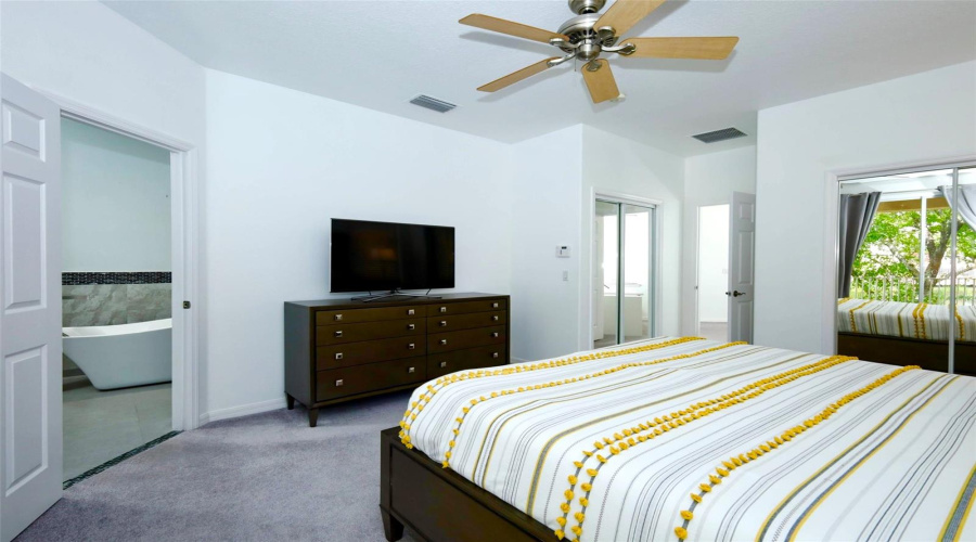 ORLANDO, Florida 32836, 3 Bedrooms Bedrooms, ,2 BathroomsBathrooms,Residential,For Sale,THE ESPLANADE,0,MFRO6348826