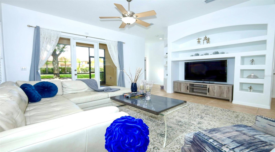 ORLANDO, Florida 32836, 3 Bedrooms Bedrooms, ,2 BathroomsBathrooms,Residential,For Sale,THE ESPLANADE,0,MFRO6348826