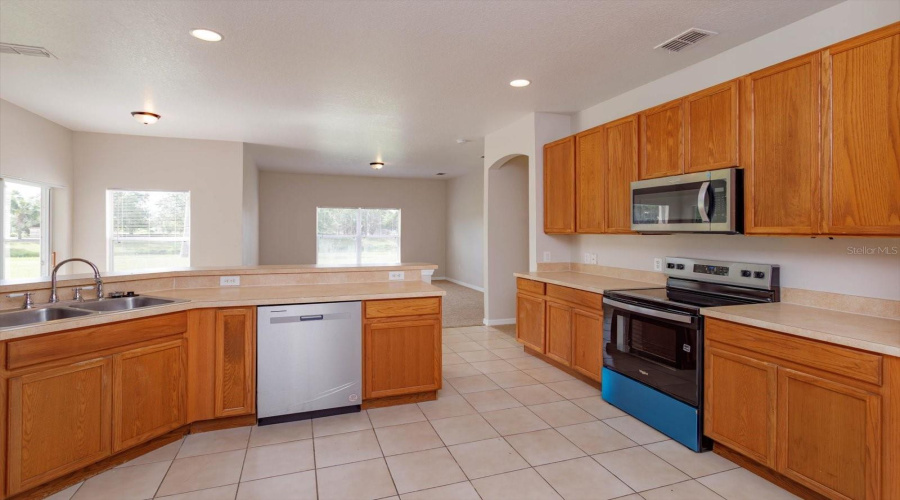 KISSIMMEE, Florida 34746, 4 Bedrooms Bedrooms, ,2 BathroomsBathrooms,Residential,For Sale,BOUGAINVILLEA,0,MFRO6312793