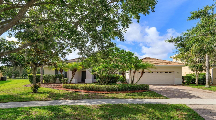 KISSIMMEE, Florida 34746, 4 Bedrooms Bedrooms, ,2 BathroomsBathrooms,Residential,For Sale,BOUGAINVILLEA,0,MFRO6312793