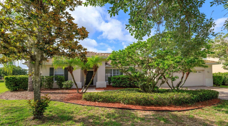 KISSIMMEE, Florida 34746, 4 Bedrooms Bedrooms, ,2 BathroomsBathrooms,Residential,For Sale,BOUGAINVILLEA,0,MFRO6312793