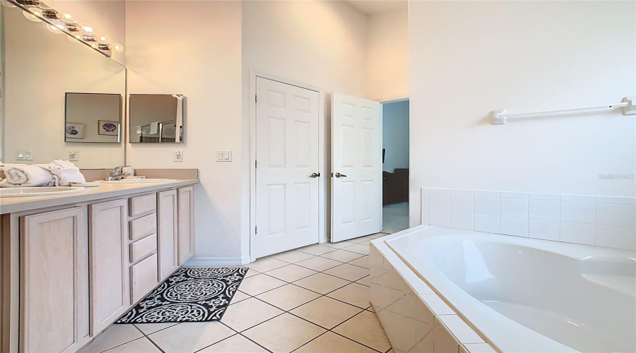 DAVENPORT, Florida 33837, 4 Bedrooms Bedrooms, ,3 BathroomsBathrooms,Residential,For Sale,ANDALUSIA,0,MFRS5135760